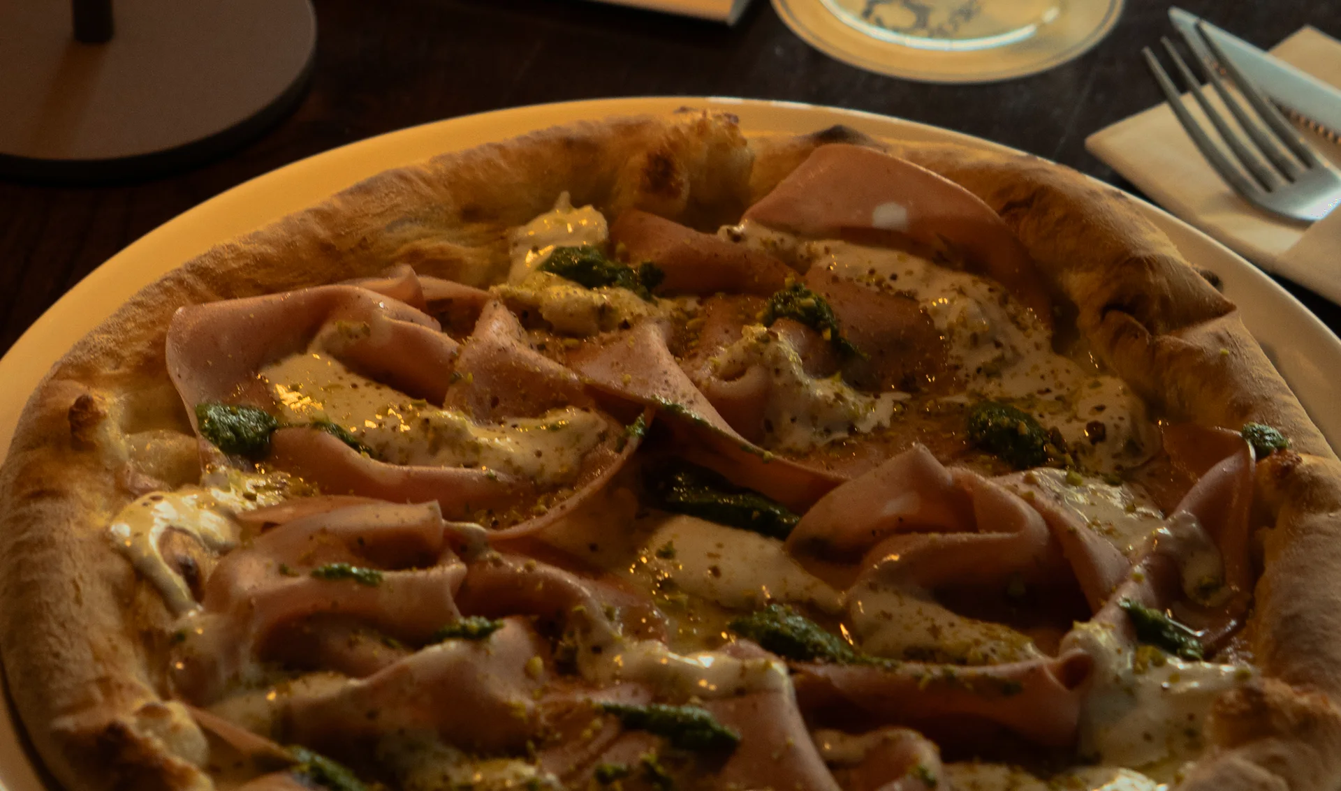 Freshly baked Italian pizza at Ombra Modern Tavern, Thonglor Bangkok